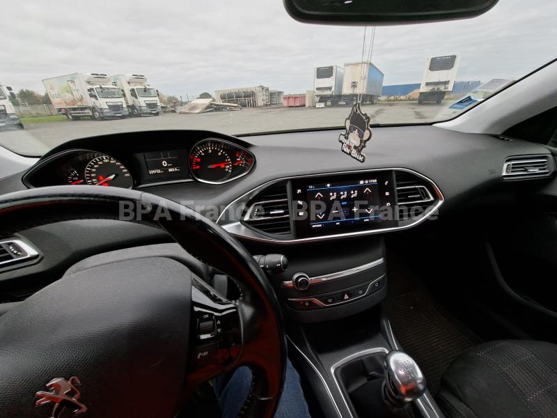 Voiture Peugeot 308 SW ALLURE 100CV Berline