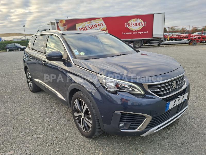 Car Peugeot 5008 ALLURE 130CV Sedan