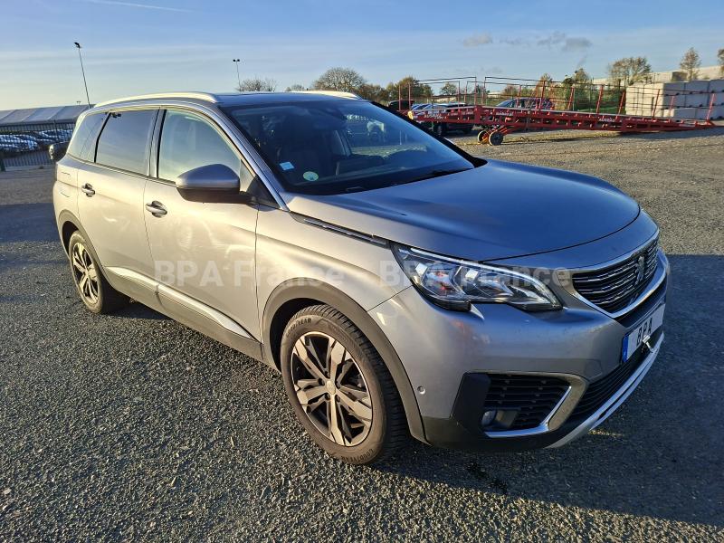 Voiture Peugeot 5008 ALLURE 130CV Berline