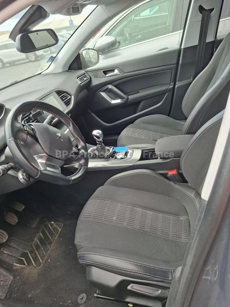 Voiture Peugeot 308 SW ALLURE 100CV Berline