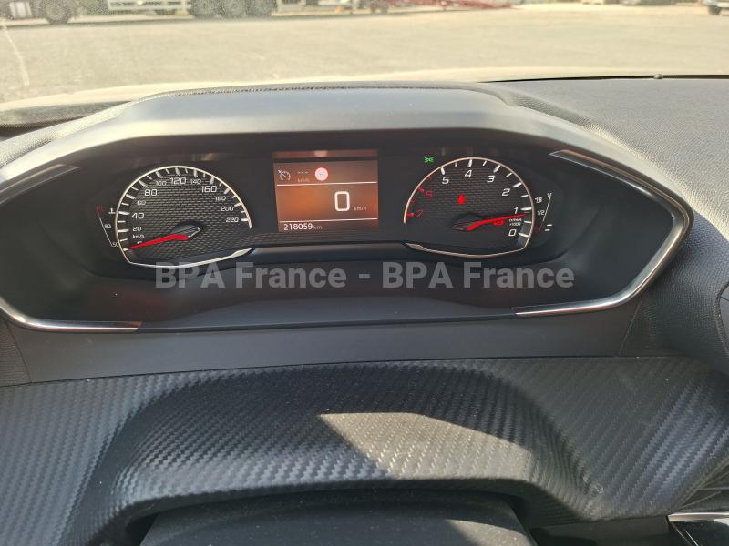 Voiture Peugeot 2008 ACTIVE PACK ESSENCE 100CV Berline