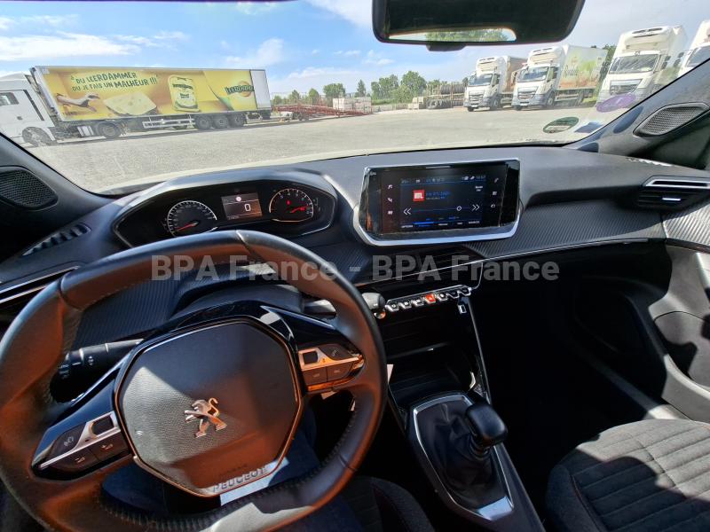 Voiture Peugeot 2008 ACTIVE PACK ESSENCE 100CV Berline