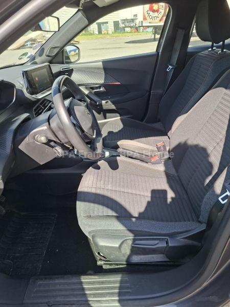 Voiture Peugeot 2008 ACTIVE PACK ESSENCE 100CV Berline
