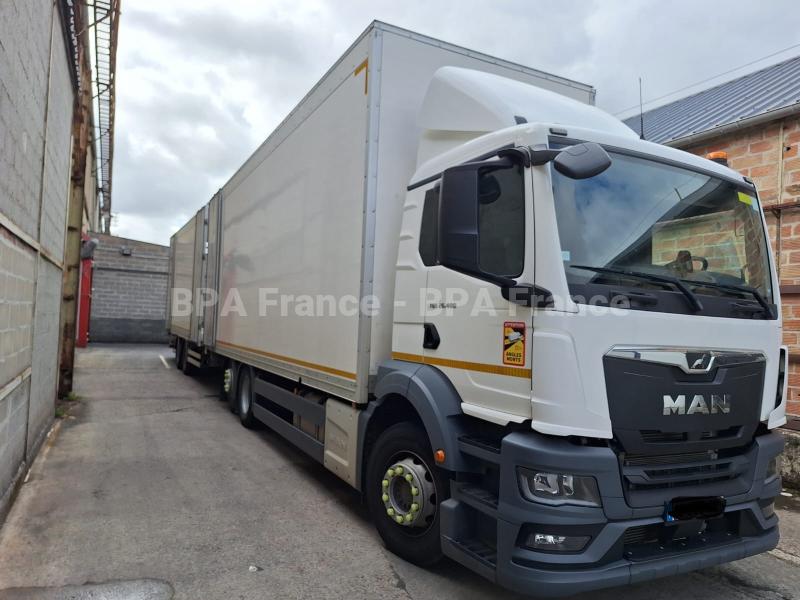 truck MAN TGS 26.400 Box Moving