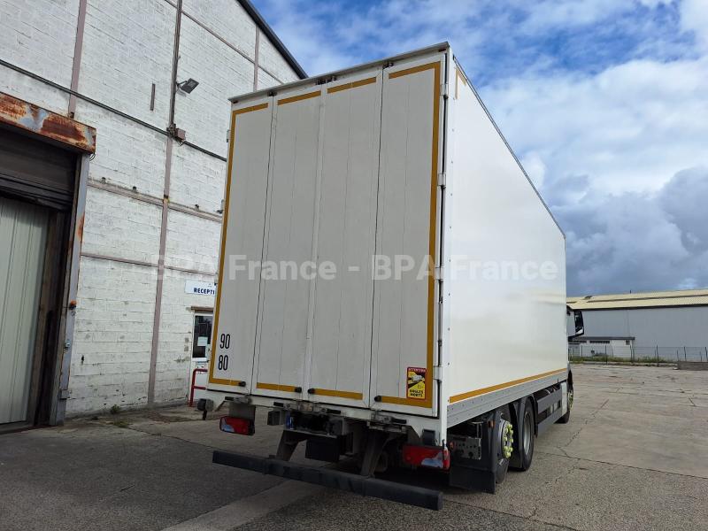 truck MAN TGS 26.400 Box Moving