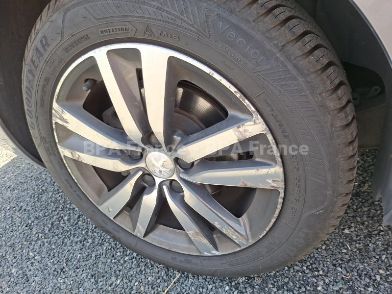 Car Peugeot 308 SW ALLURE 100CV Sedan