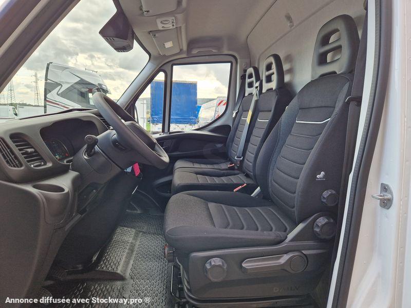 Photo Iveco Daily 35C16 image 12/15