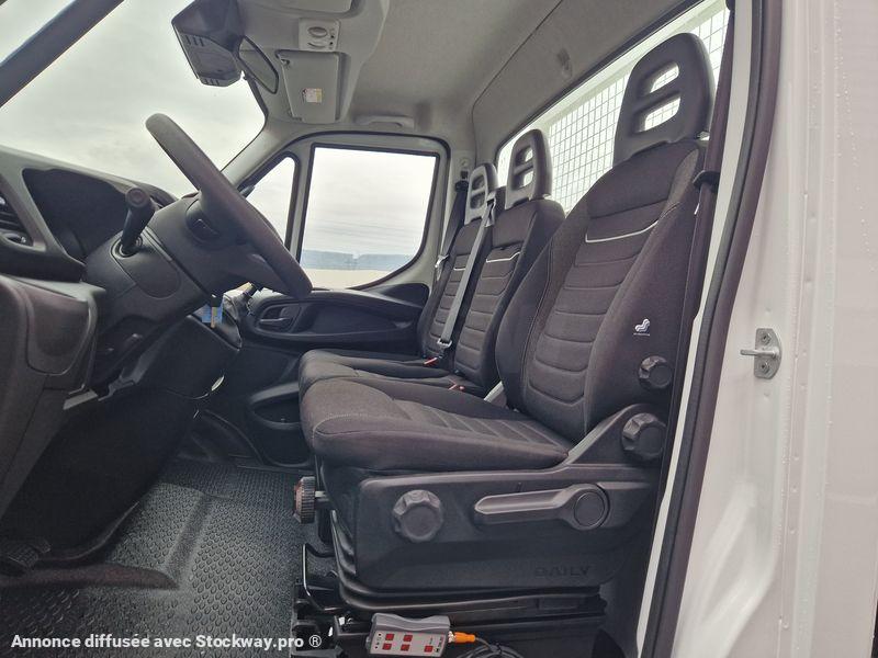 Photo Iveco Daily 35C16 image 13/19