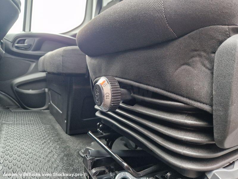 Photo Iveco Daily 35C16 image 15/19