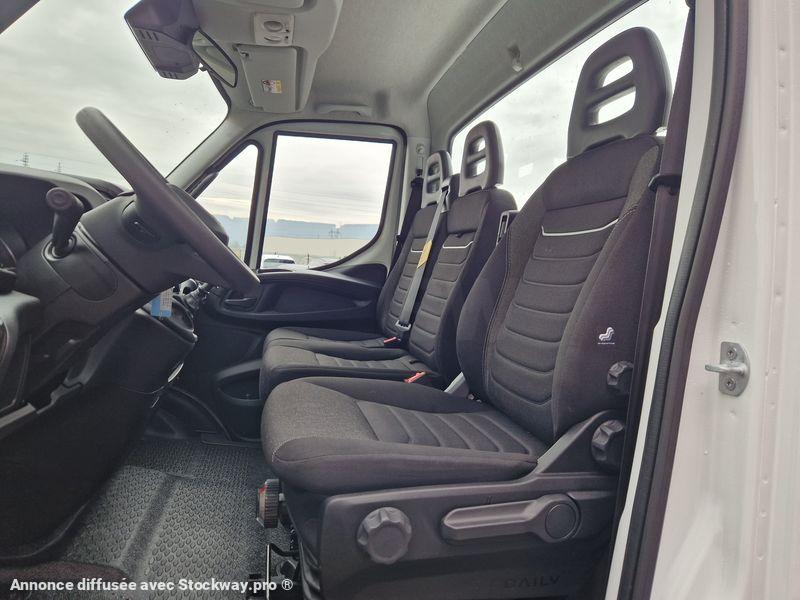 Photo Iveco Daily 35C16 image 11/15