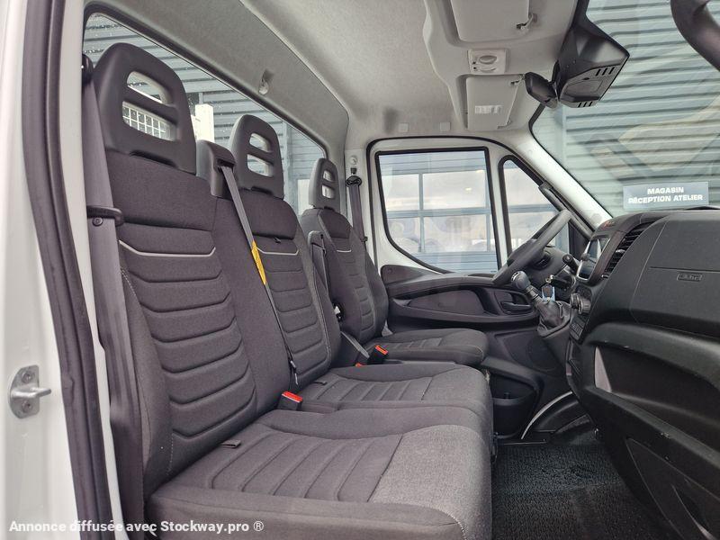 Photo Iveco Daily 35C16 image 15/15