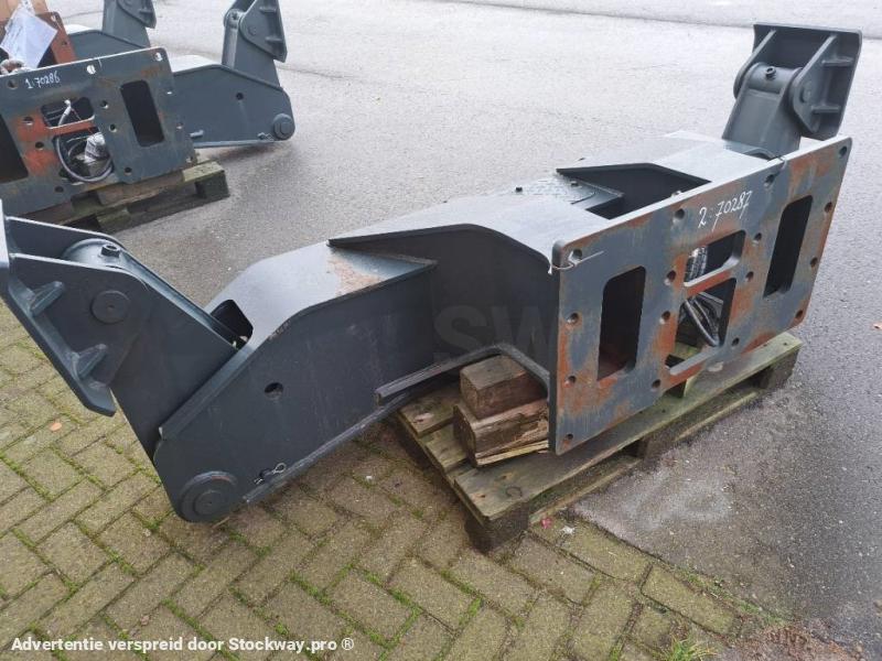 Hyundai Outrigger for wheel excavator 
