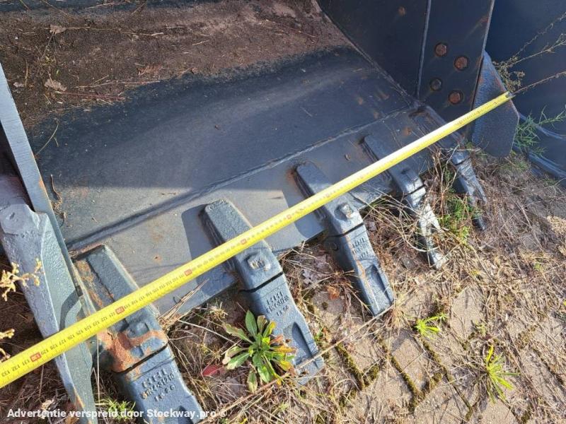 Photo Hyundai Exacavator Digging Bucket 140, 6N4-37000  image 2/3