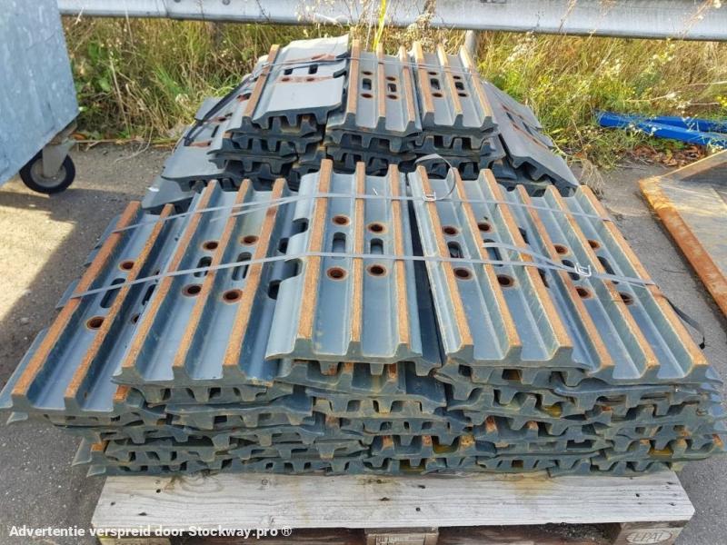 Hyundai Track Pads - Robex 520 - 600mm. 