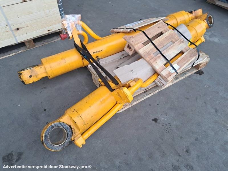Photo Hyundai Boom Cylinder LH - Robex 360 LC-7, 31NA-50122  image 2/8