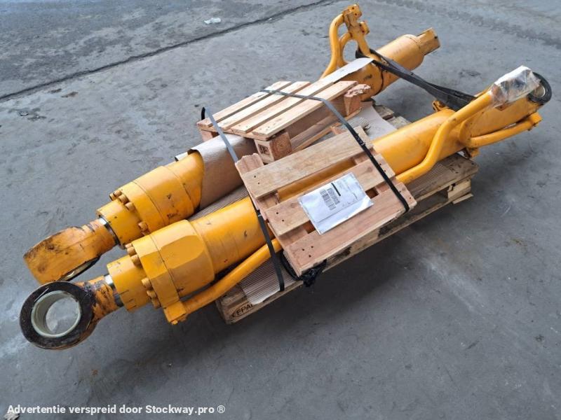 Photo Hyundai Boom Cylinder LH - Robex 360 LC-7, 31NA-50122  image 4/8
