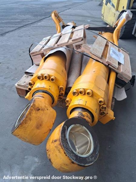 Photo Hyundai Boom Cylinder LH - Robex 360 LC-7, 31NA-50122  image 6/8