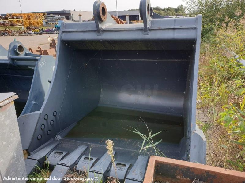 Photo Hyundai Excavator Digging Bucket - Robex 800  image 2/6