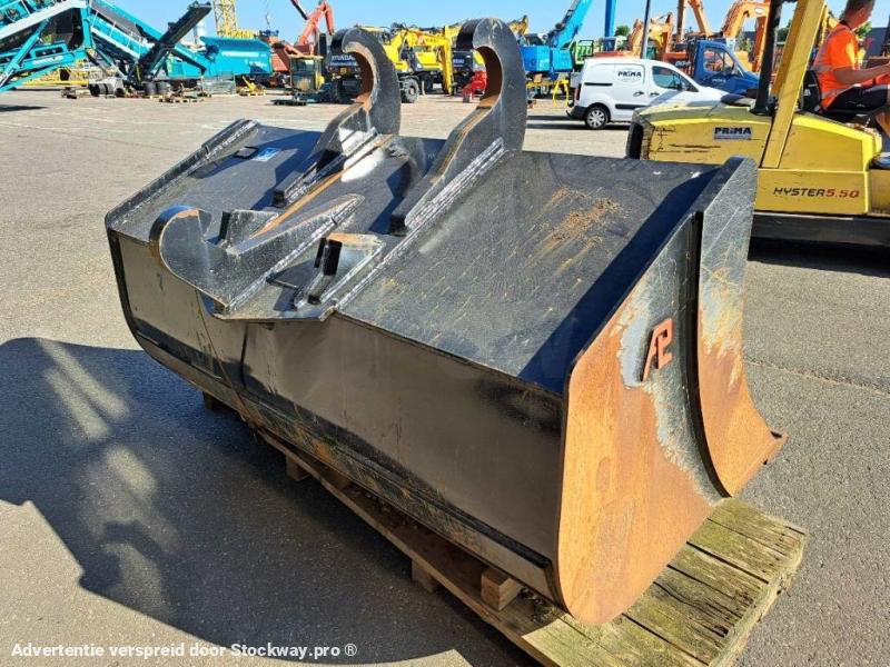 Pladdet Bucket SG840NX2100, Quickcoupler SMP100 