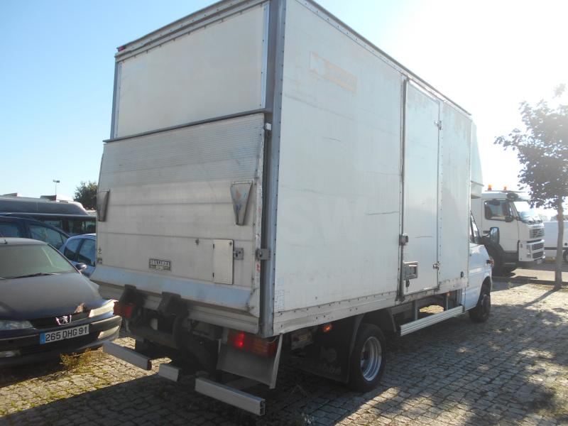 Utilitaire Mercedes 411 Caisse grand volume