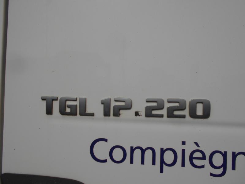 Camion MAN TGL 12.220 Rideaux coulissants PLSC (tautliner)