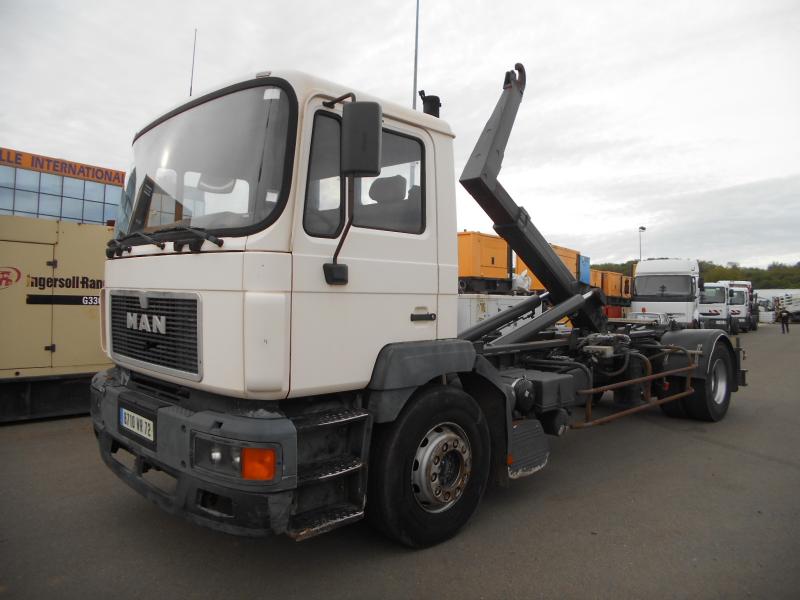 Camion MAN 19.343 Polybenne