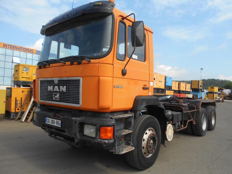 Camion MAN 32.322 Polybenne