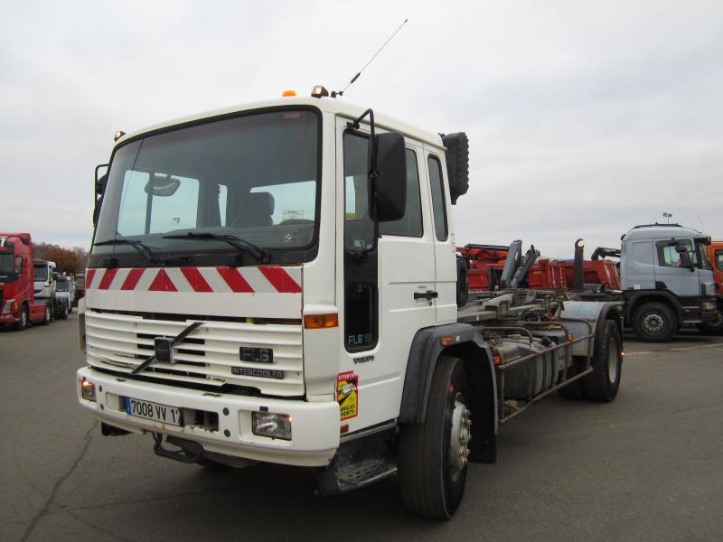 Camion Volvo FL6 19 Polybenne