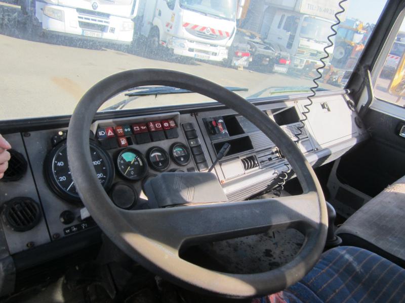 Camion Renault Gamme S Citerne À goudron