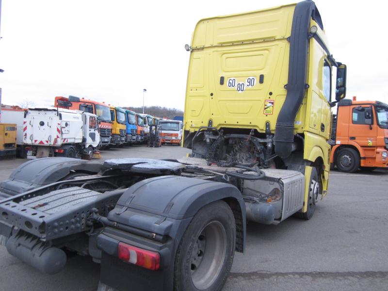 Tracteur Mercedes Actros 1845