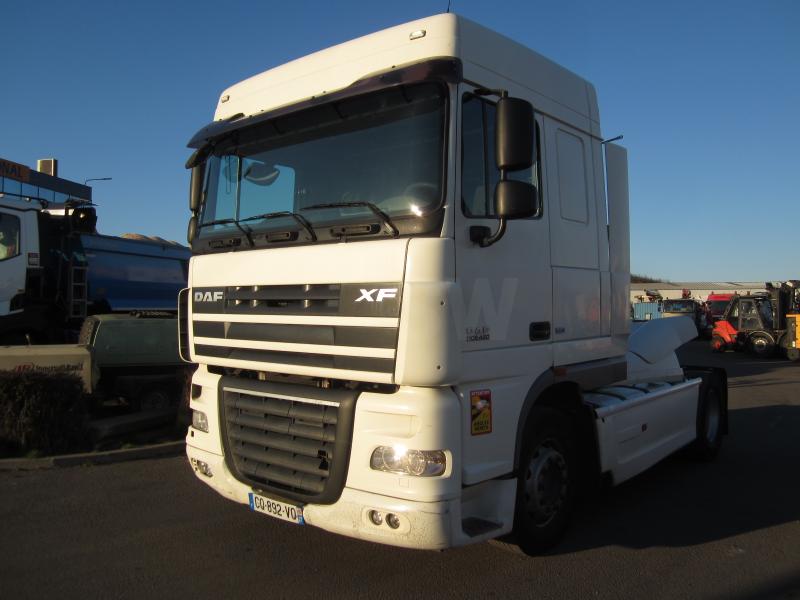 Tracteur DAF XF105 460