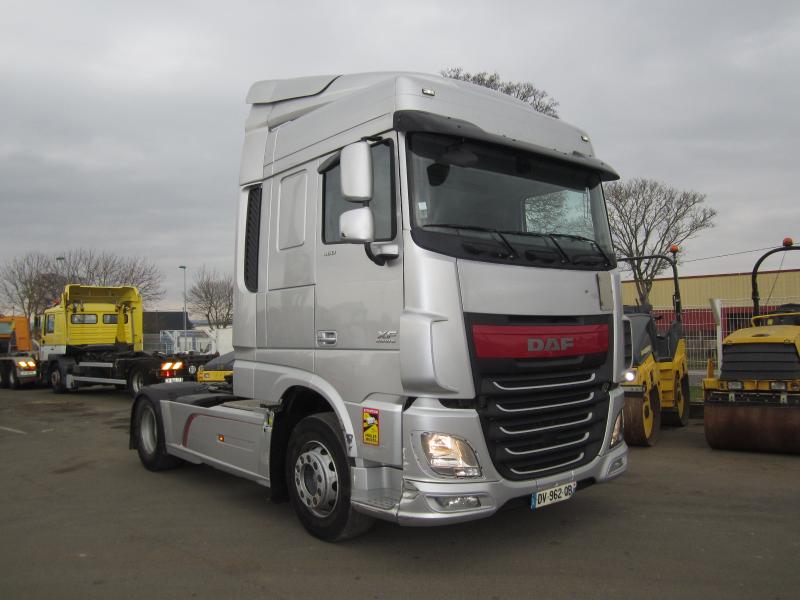 Tracteur DAF XF105 460