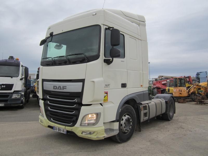 Tracteur DAF XF105 460