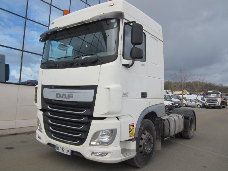 Tracteur DAF XF105 460