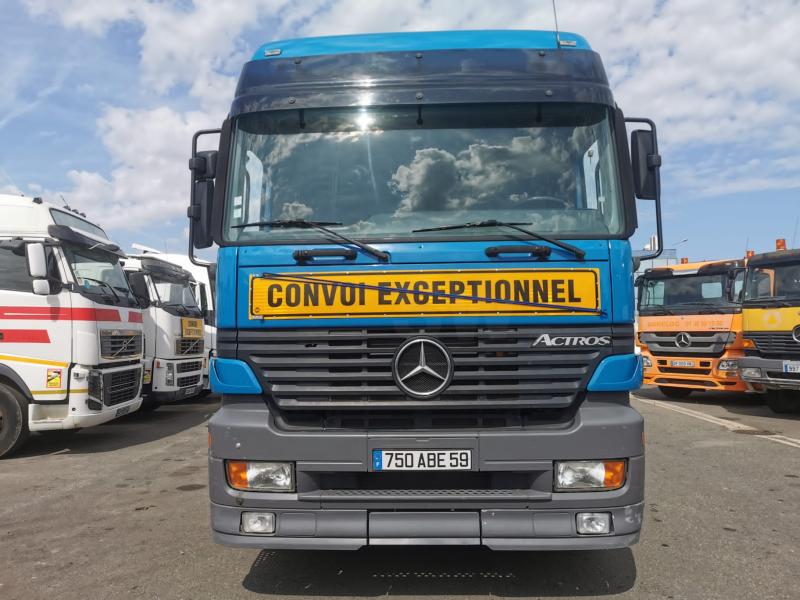 Tracteur Mercedes Actros 3348