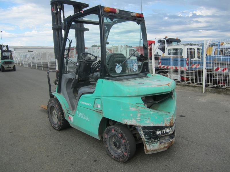 Chariot élévateur Mitsubishi FD30N Chariot diesel