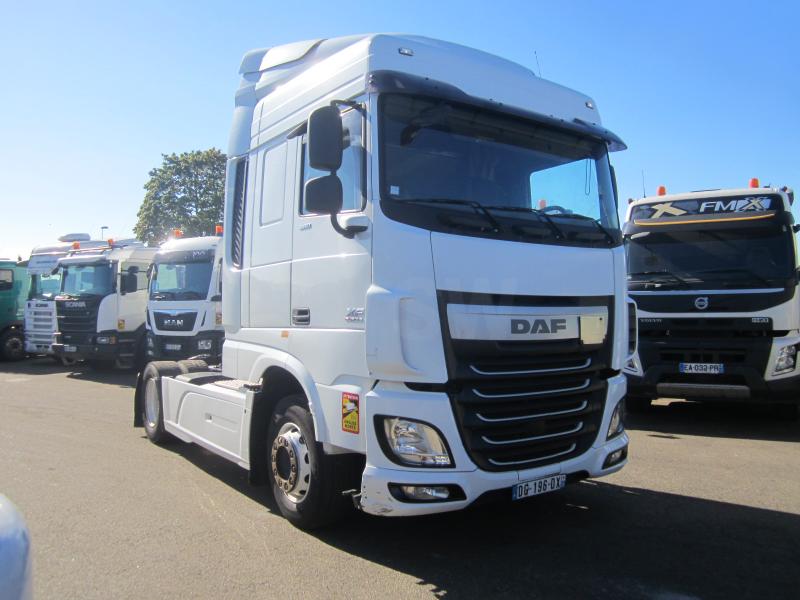 Tracteur DAF XF105 460