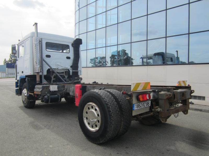 Camion Volvo F12 440 Châssis