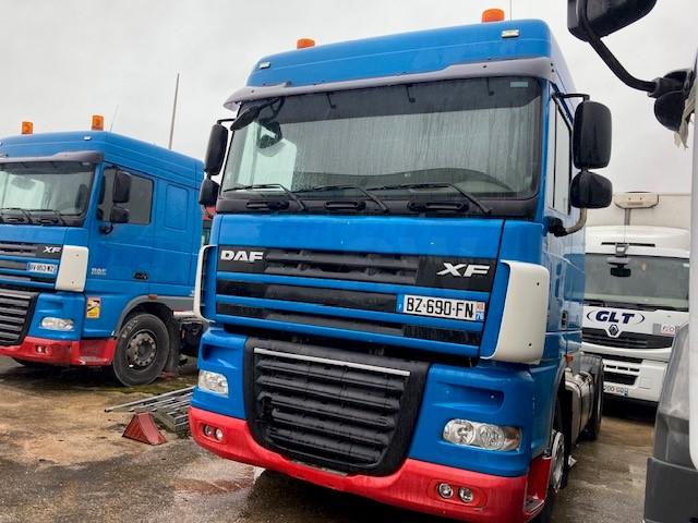 Tracteur DAF XF105 460