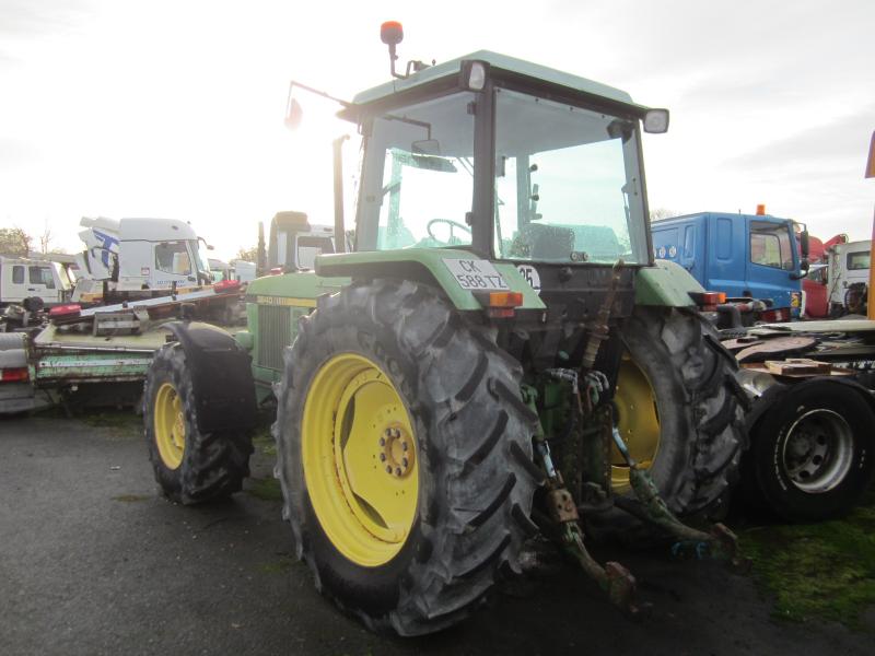 Tracteur agricole John Deere 3640