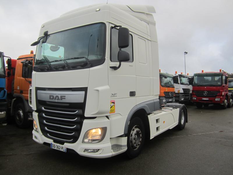 Tracteur DAF XF105 460