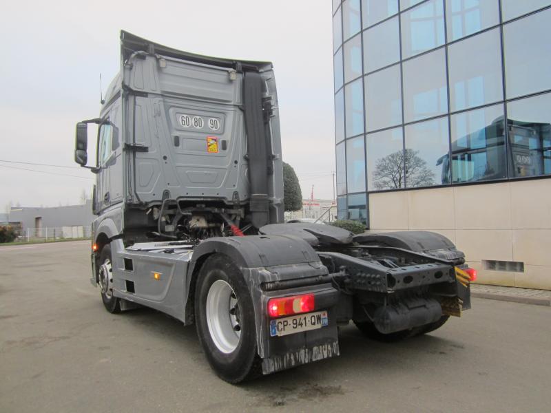 Tracteur Mercedes Actros 1845