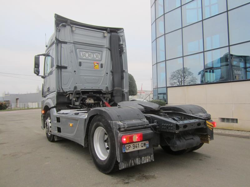 Tracteur Mercedes Actros 1845