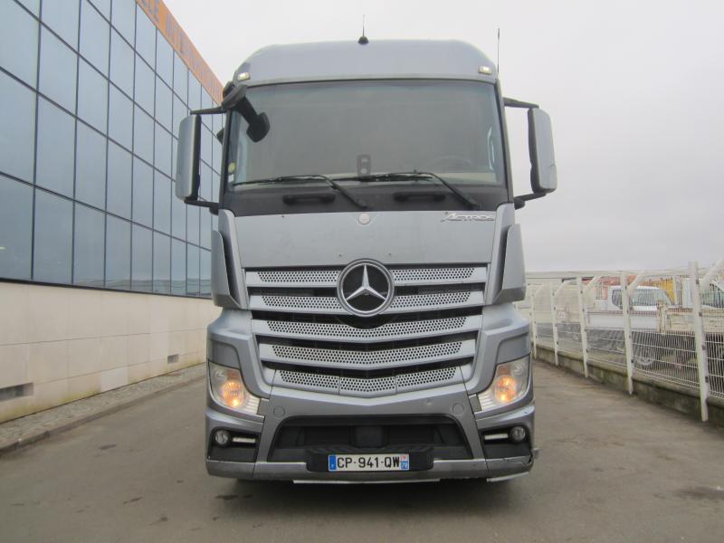 Tracteur Mercedes Actros 1845