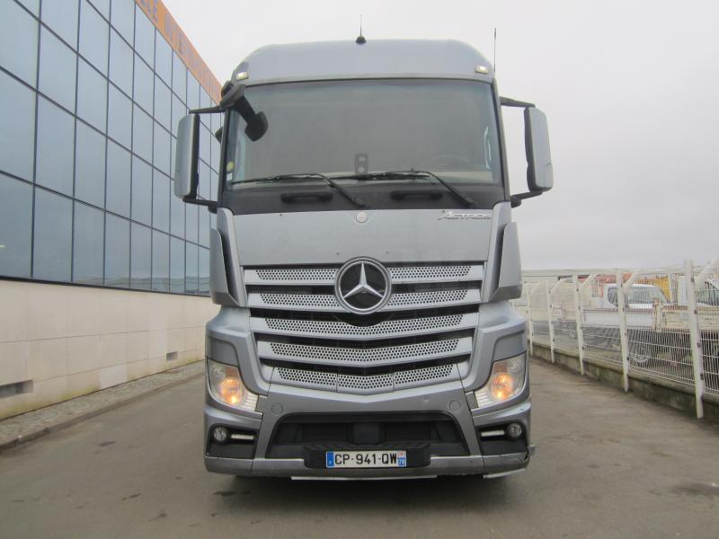 Tracteur Mercedes Actros 1845