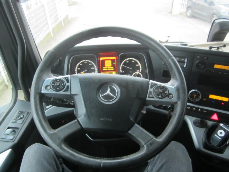 Tracteur Mercedes Actros 1845