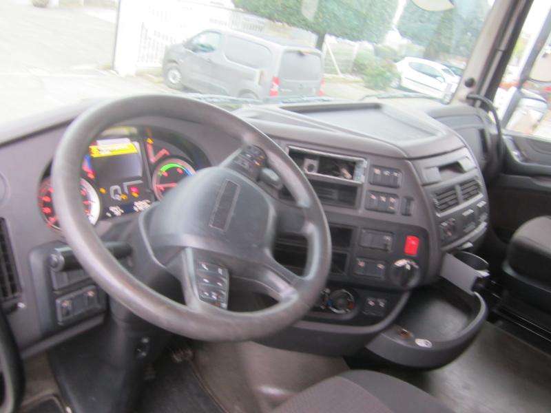 Tracteur DAF XF105 460