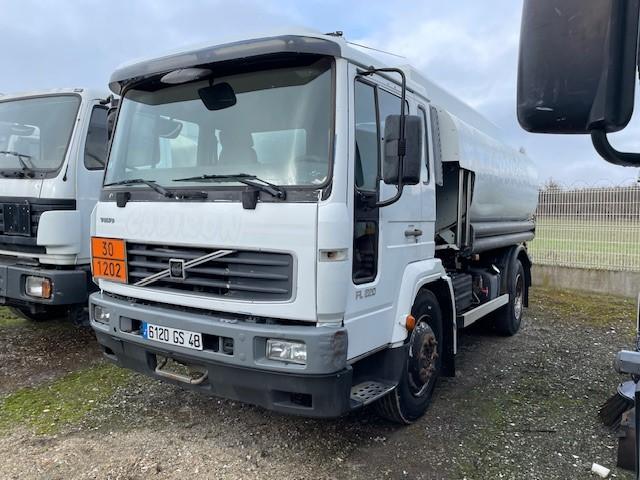 Camion Volvo FL 220 Citerne Hydrocarbures