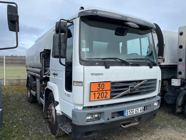 Camion Volvo FL 220 Citerne Hydrocarbures