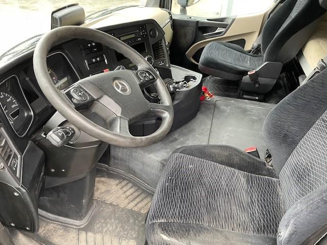 Tracteur Mercedes Actros 1843